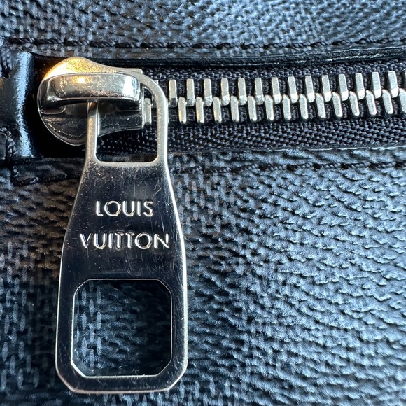 LV Ambler Waist Crossbody Shoulder Graphite Damier Bag Louis Vuitton Like New - Picture 4 of 15